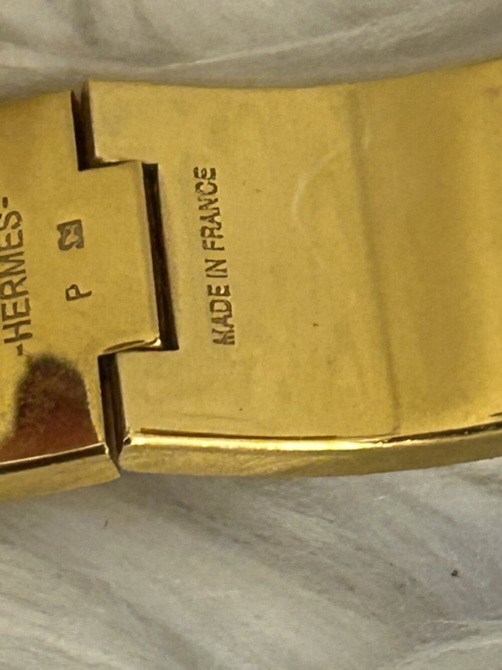 Hermes Clic Clac H GM in Black and Gold - Picture 7 of 8